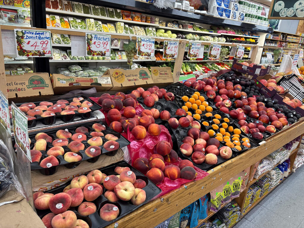 Fruit_with_peaches_and_nectarines