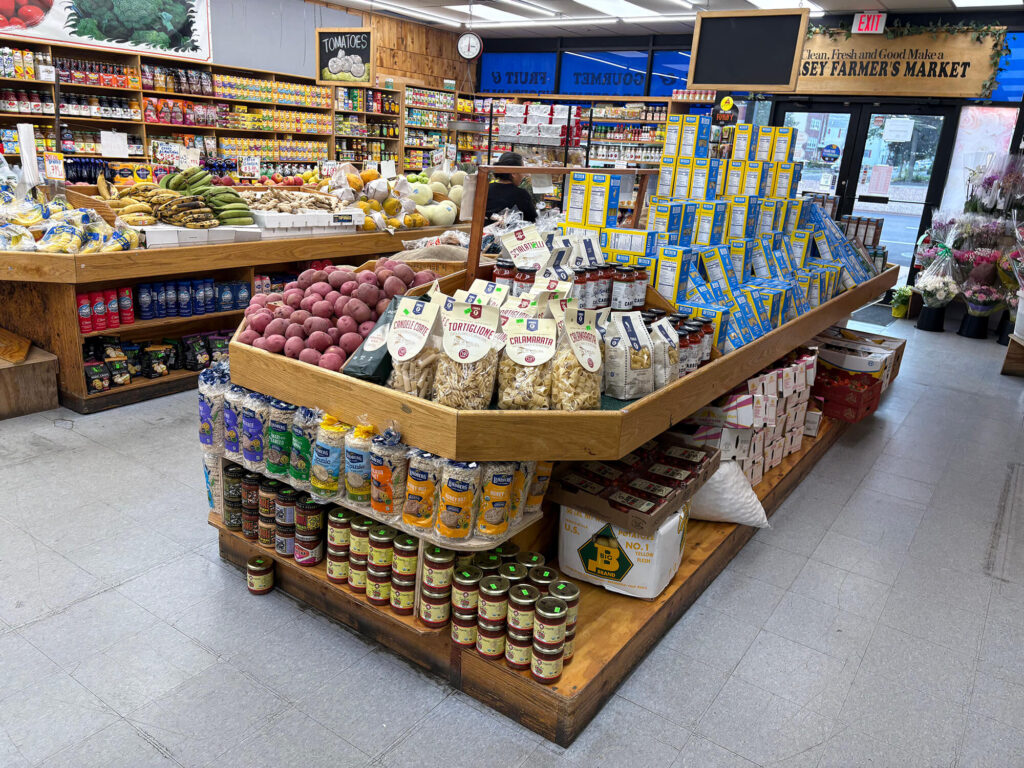 Wider_Shot_of_vegetable_area_PLUS_ENTRANCE_AND_SIGN
